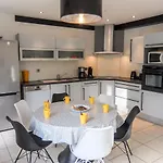 De La By Interhome *