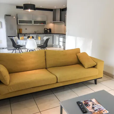 De La By Interhome