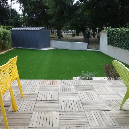De La By Interhome *