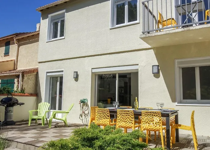 De La By Interhome *