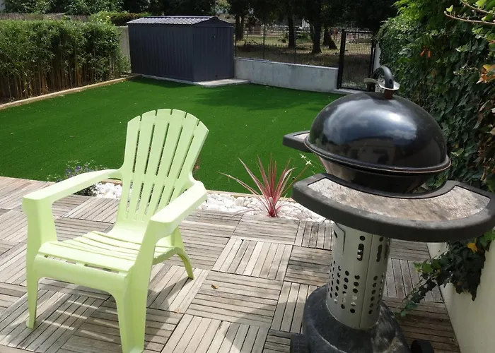 De La By Interhome *