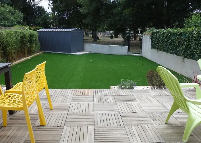 De La By Interhome *